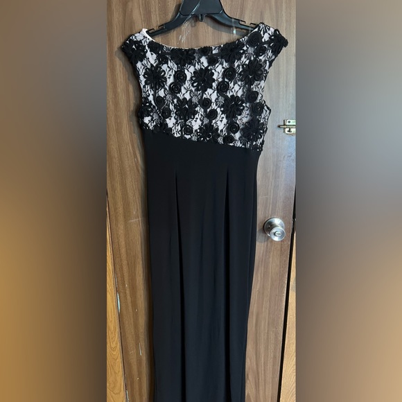 Connected Apparel Dress - Picture 2 of 3